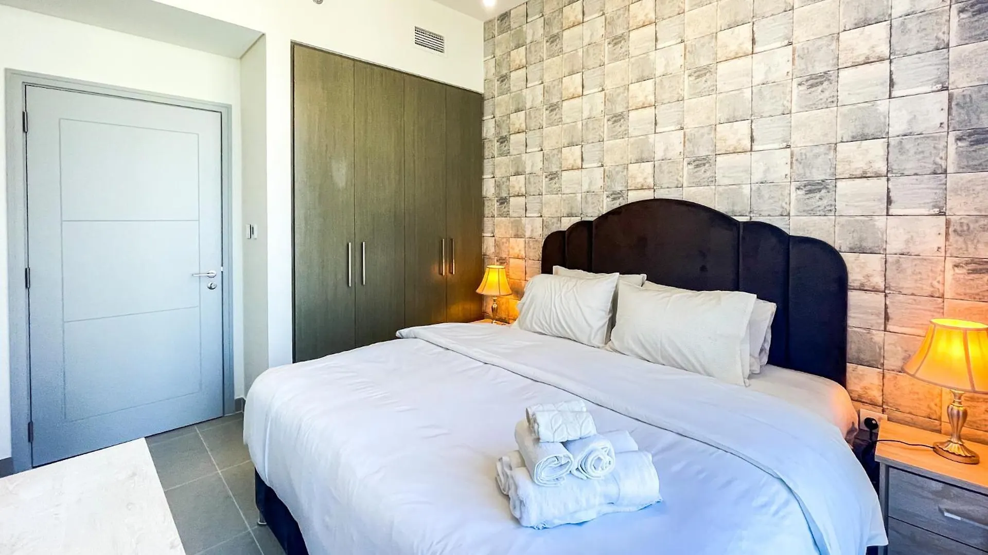 Cozy Apartment With City Views Next To Burj Khalifa 166Fo1-2 두바이