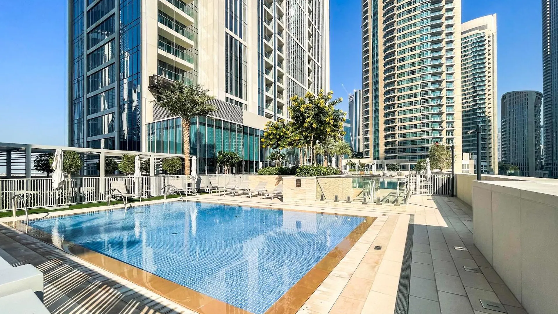 Cozy Apartment With City Views Next To Burj Khalifa 166Fo1-2 두바이 아랍에미리트